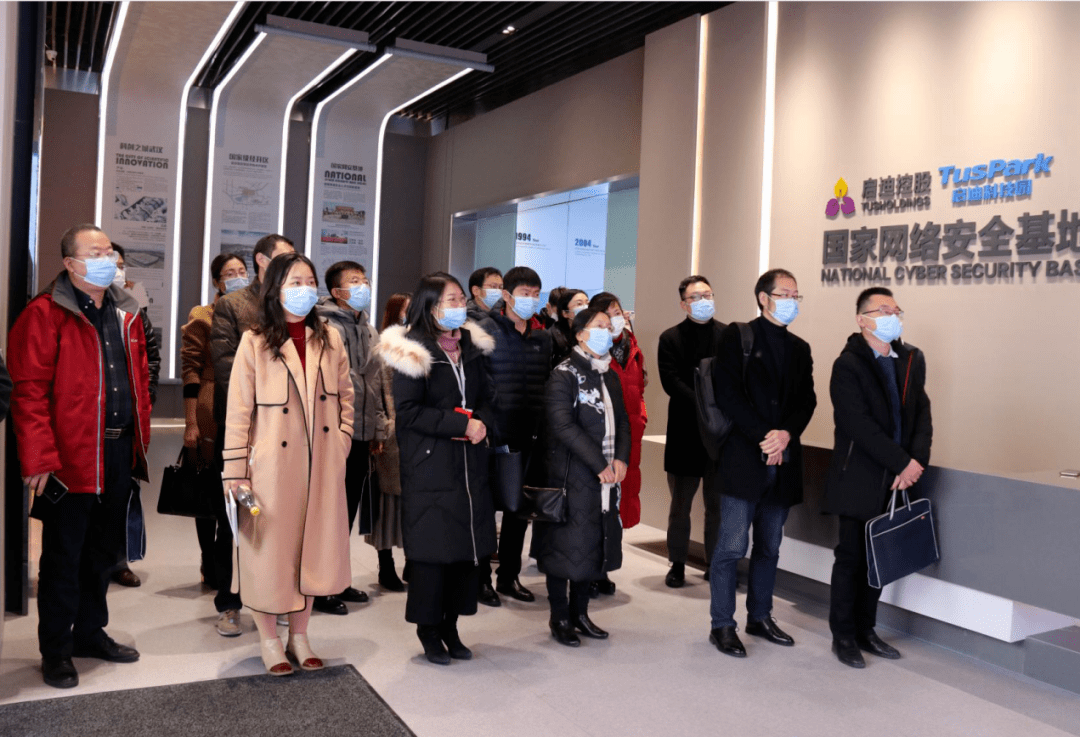 武漢畫冊印刷—武漢金田彩印公司_武漢網(wǎng)絡(luò)公司_武漢綠色網(wǎng)絡(luò)信息服務(wù)有限責(zé)任公司