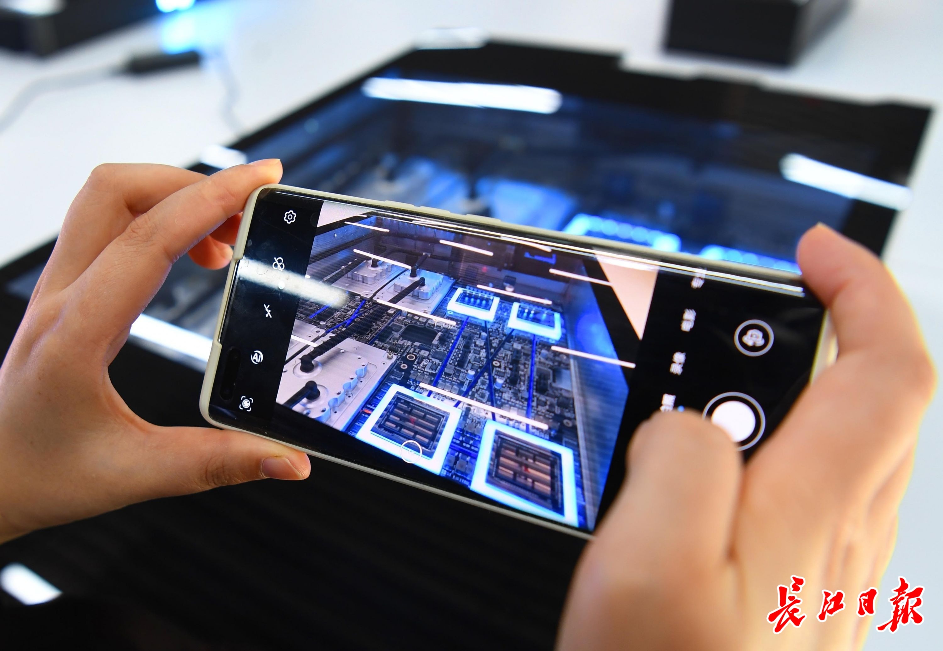 武漢這個(gè)“神算子”真神，幫助企業(yè)人臉識別、圖像識別、語音識別……