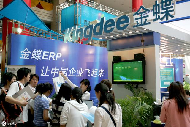 騰訊、華為為何都用IT技術外包？畢業生求職，IT外包公司值得去嗎