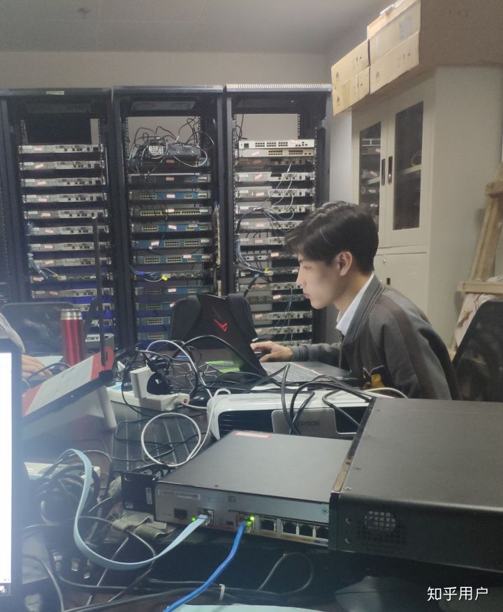 it姐妹技術(shù)論壇_it技術(shù)負責(zé)人崗位職責(zé)_it技術(shù)工程師